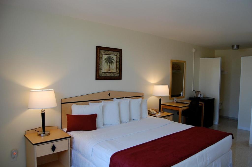 ALCAZAR RESORT GAY MENS RESORT ::: FORT LAUDERDALE, FL ::: COMPARE ...